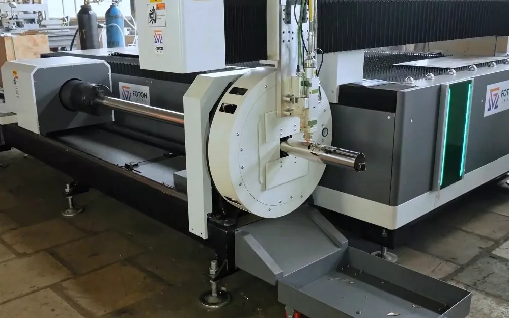 FL-L2040FR-30000-D220-IPG Лазерный станок для резки листового металла и труб
