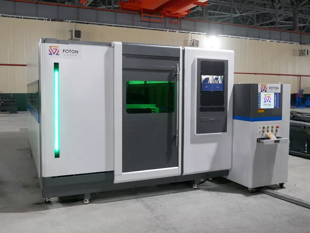 FL-L1530FH-2000-Raycus Лазерный станок для резки листового металла с кабинетной защитой