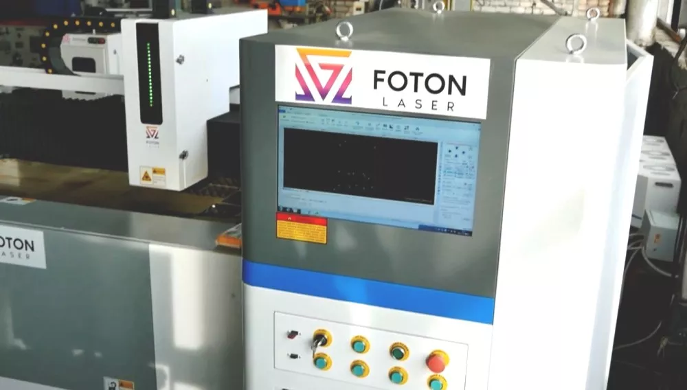 FL-L2040FER-6000-D220-IPG Лазерный станок для резки листового металла и труб со сменным столом